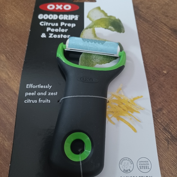 OXO Citrus Prep peeler and zester - Picture 1 of 2